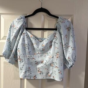 Abercrombie, size medium, blue puff sleeve crop top. Worn once, great condition.